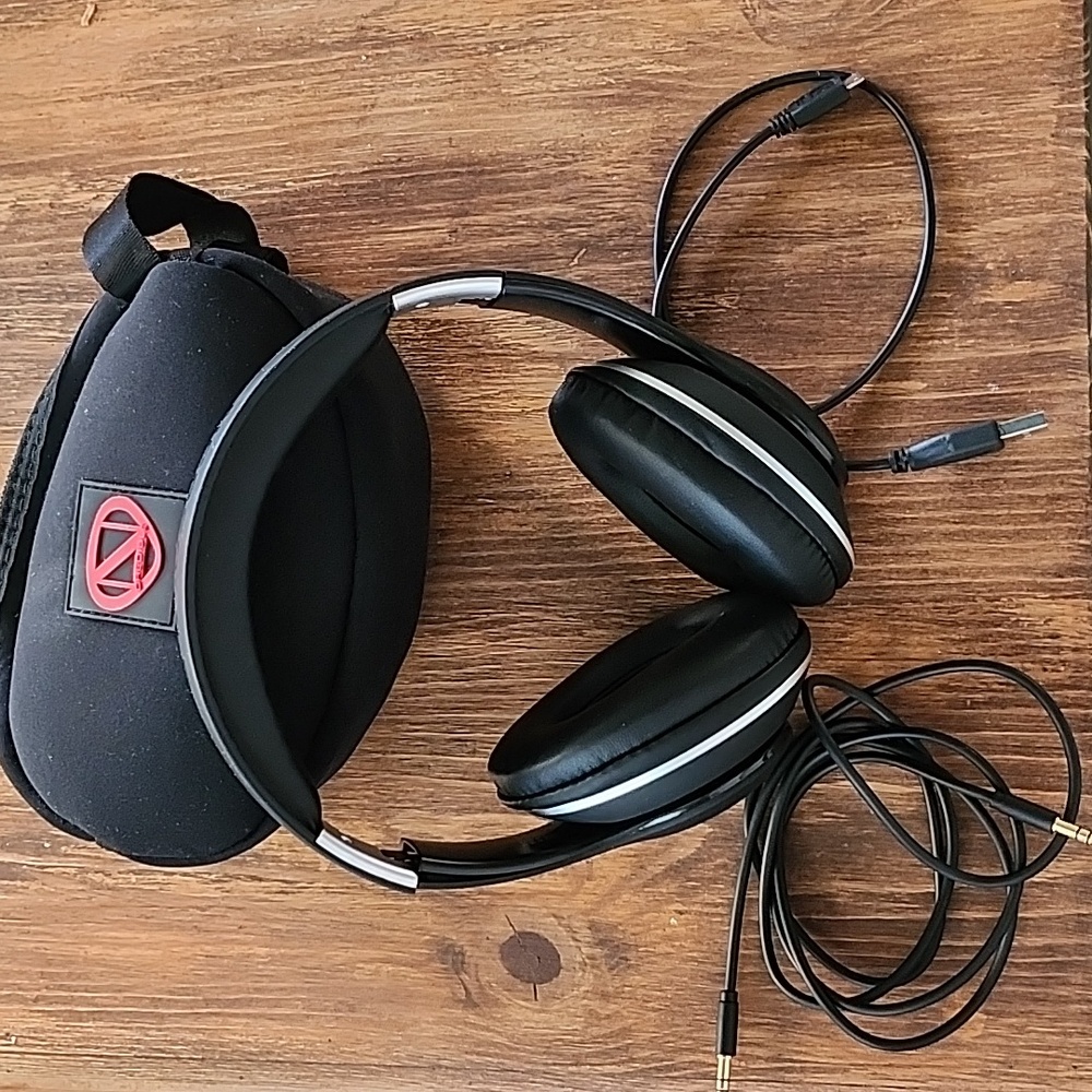 Ncredible 1 Headphones Black